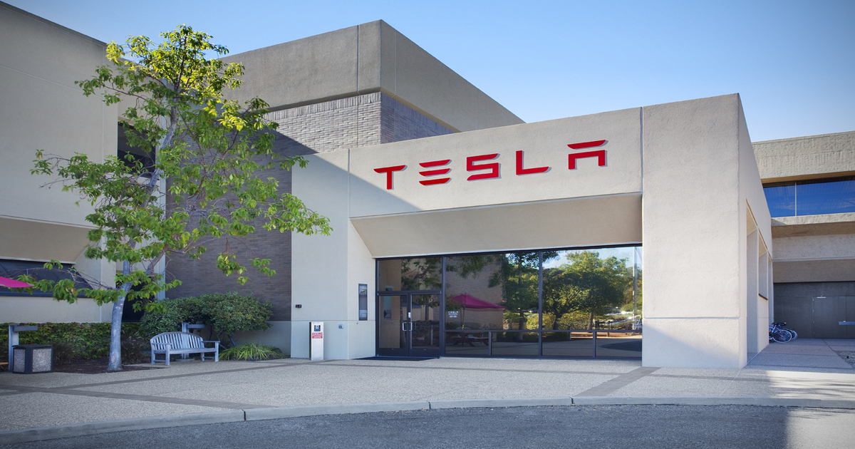 Tesla ontslaat 14 duizend werknemers te midden van dalende aandelen 