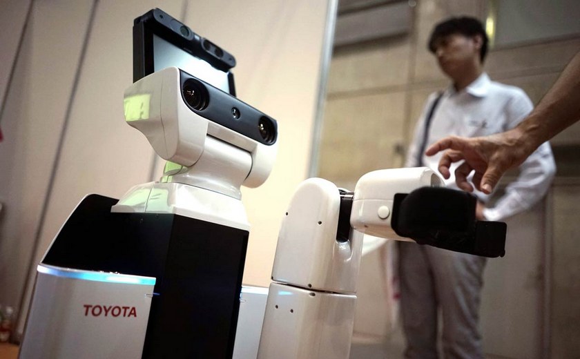 В 2019 году Toyota выпустит робота для пенсионеров