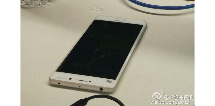 Живое фото флагманского смартфона Xiaomi Mi5