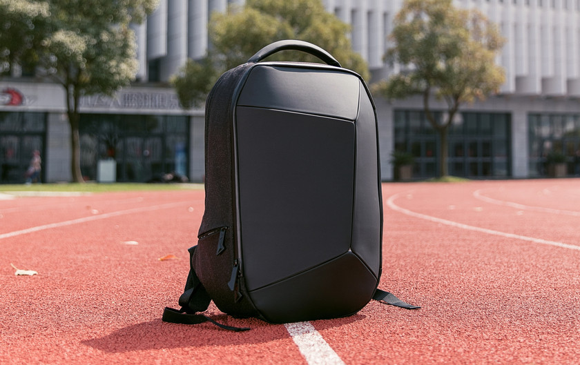 Рюкзак гика Xiaomi Mi Geek Shoulder Bag оценили в $64