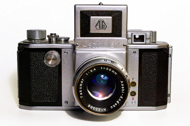 10 легендарных фотоаппаратов XX века-4