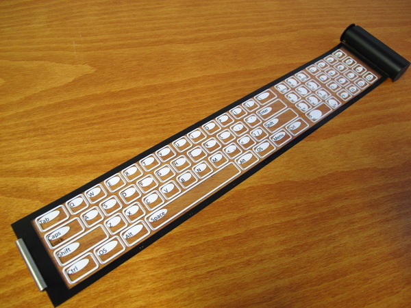 Qii: непромокаемая компактная bluetooth-клавиатура с тачпадом