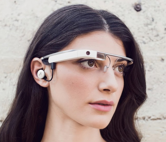 Google Glass 2: в очках Google появится отключаемый монофонический наушник