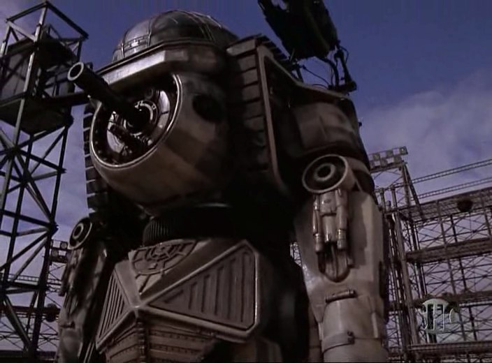 Десять фильмов с огромными боевыми человекоподобными роботами-6