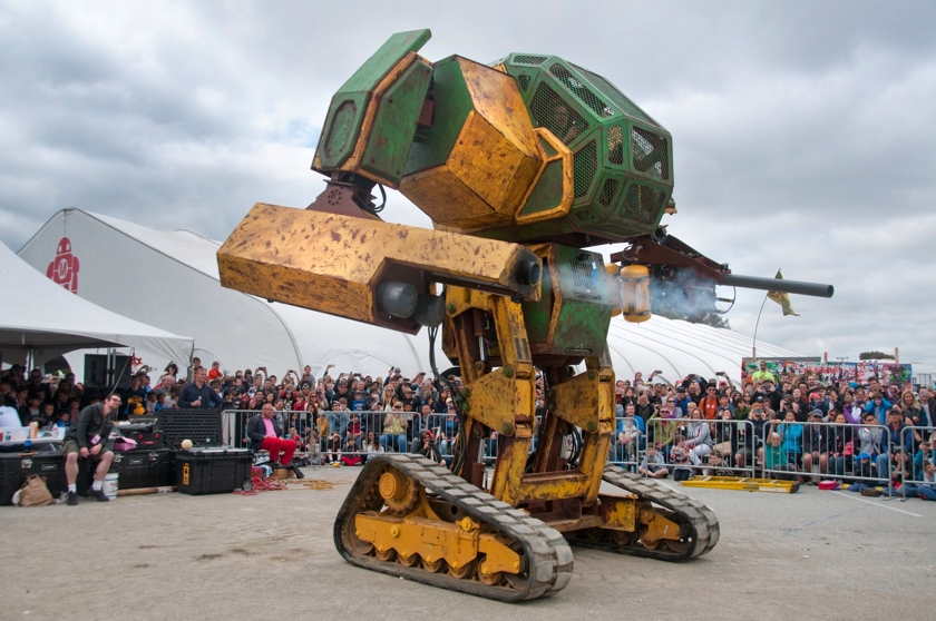 В США собирают деньги на создание гигантского боевого человекоподобного робота