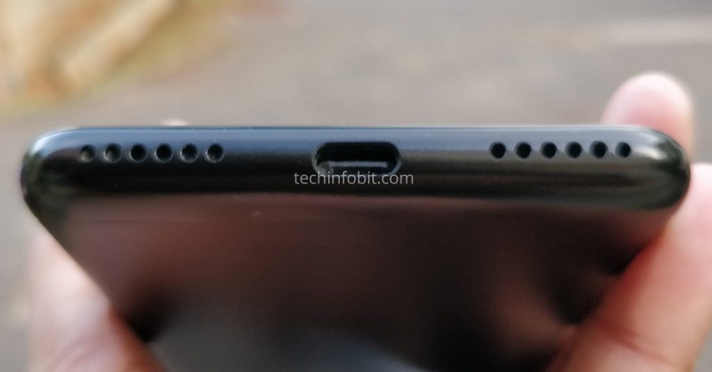 Moto-One-The-First-Ever-Motorola-Phone-With-Display-Notch-Real-Photos-Of-Moto-One-Leaked-techinfoBiT-5-1024x536.jpg