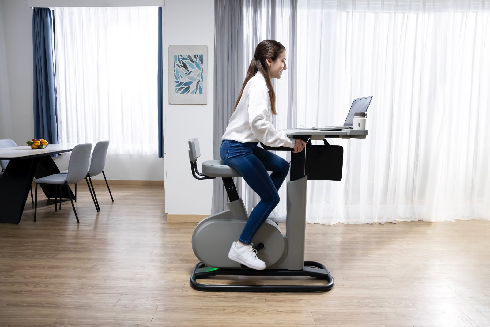 Acer Introduces eKinekt BD 3 Bike Desk. It converts energy from the rider’s pedaling power to charge laptop-3