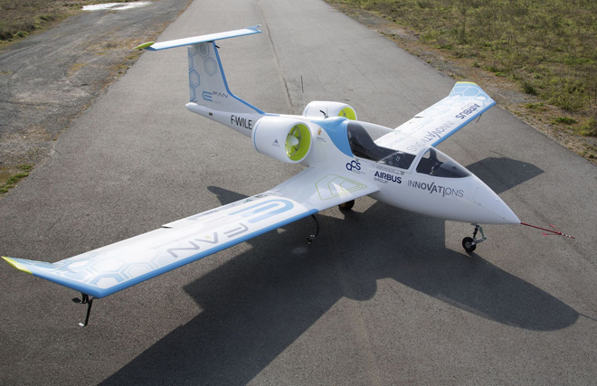 Двухместный электросамолет Airbus E-Fan 2.0 с максимальной скоростью 220 км/ч-4