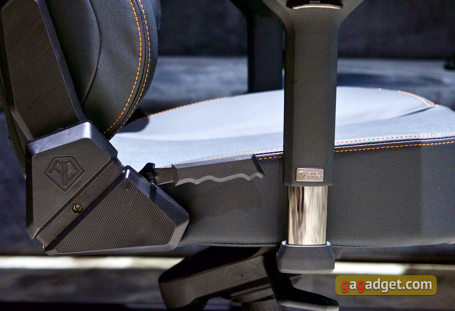 Престол для игр: обзор геймерского кресла Anda Seat Kaiser 3 XL-27