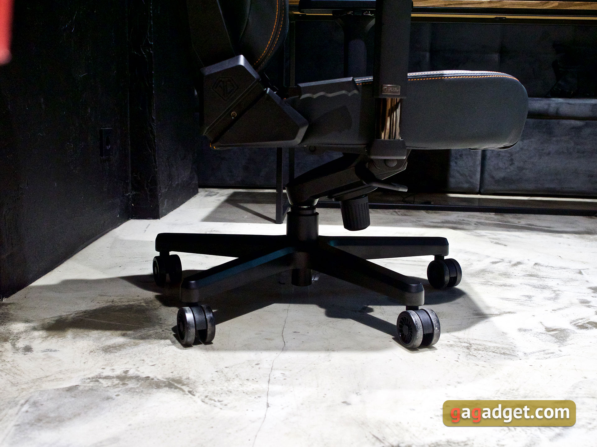 Престол для игр: обзор геймерского кресла Anda Seat Kaiser 3 XL-63