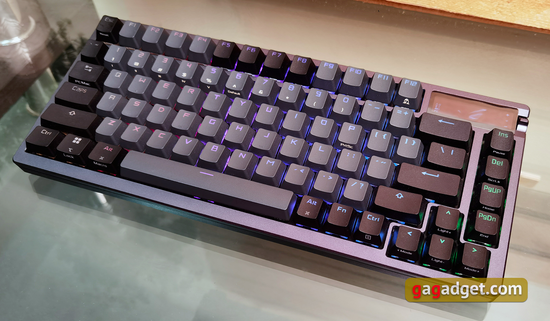 ASUS ROG Azoth review: an uncompromising mechanical keyboard for gamers that you wouldn't expect-37