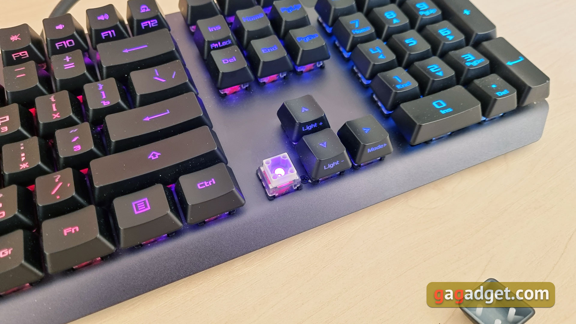 ASUS ROG Strix Scope RX Review: an Opto-Mechanical Gaming Keyboard with Water Protection-21