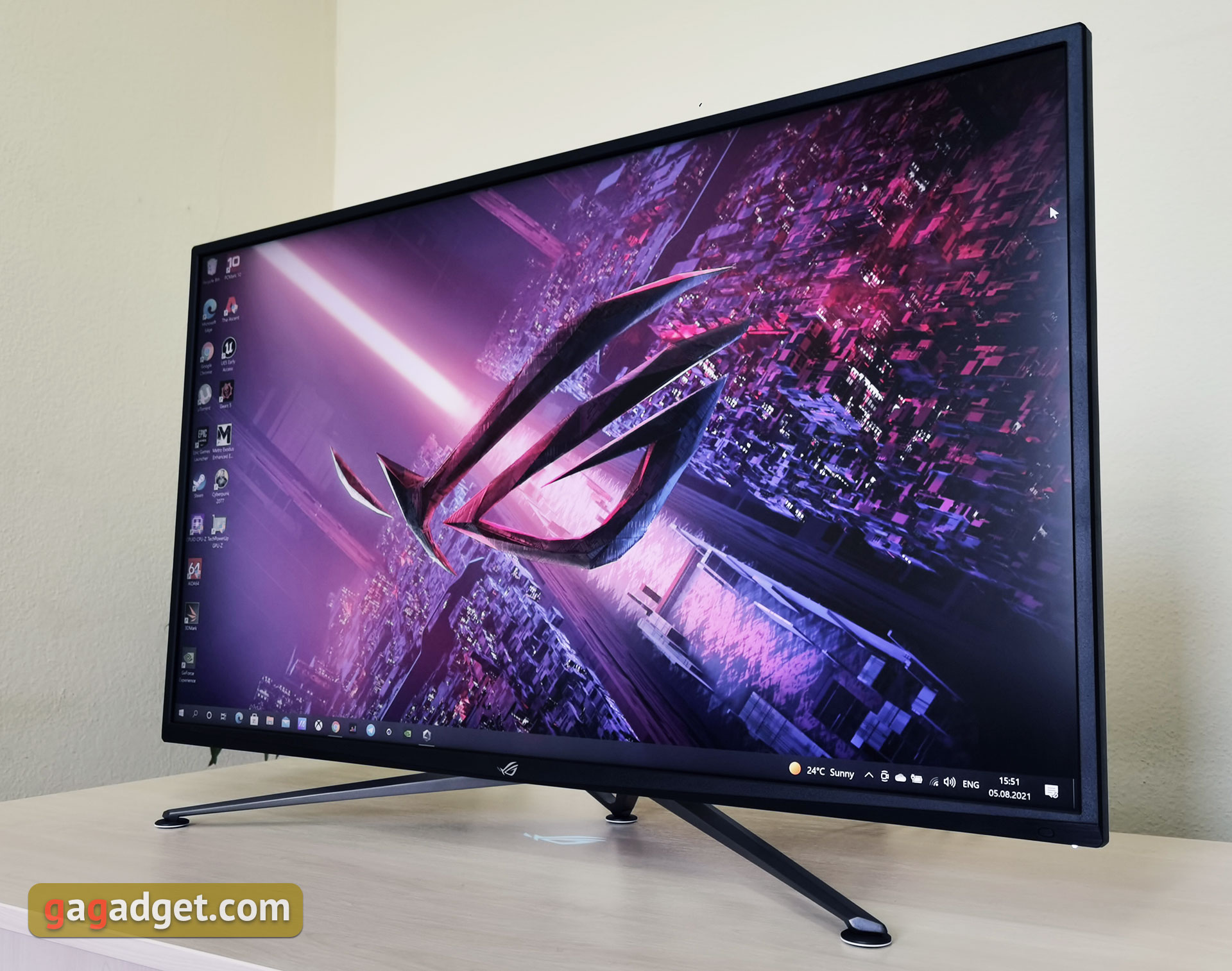 ASUS ROG Strix XG43UQ Overview: The Best Display for Next-Generation Gaming Consoles-3