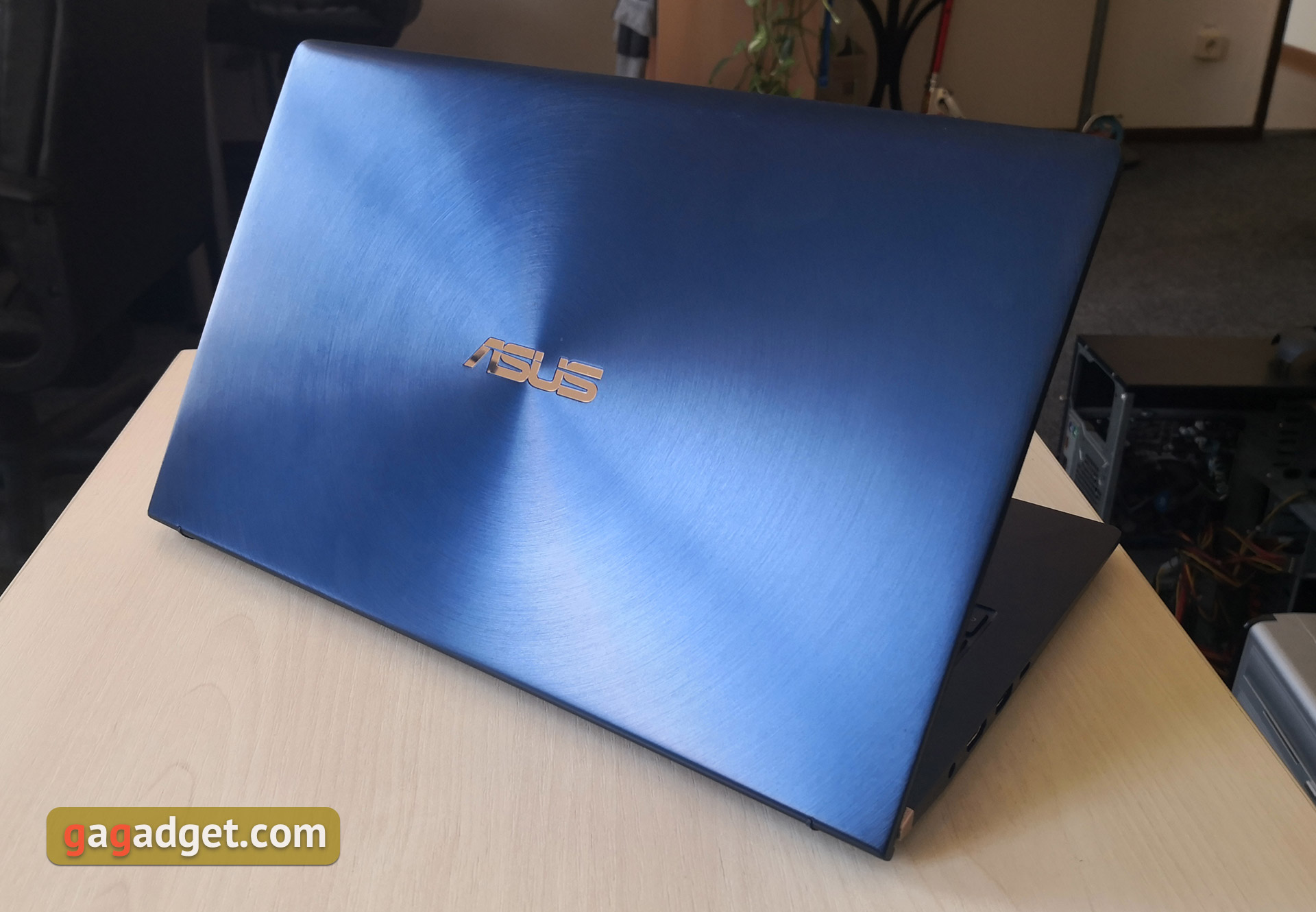 Обзор ASUS ZenBook 14 UX434FN: ультрапортативный ноутбук с сенсорным дисплеем вместо тачпада-8