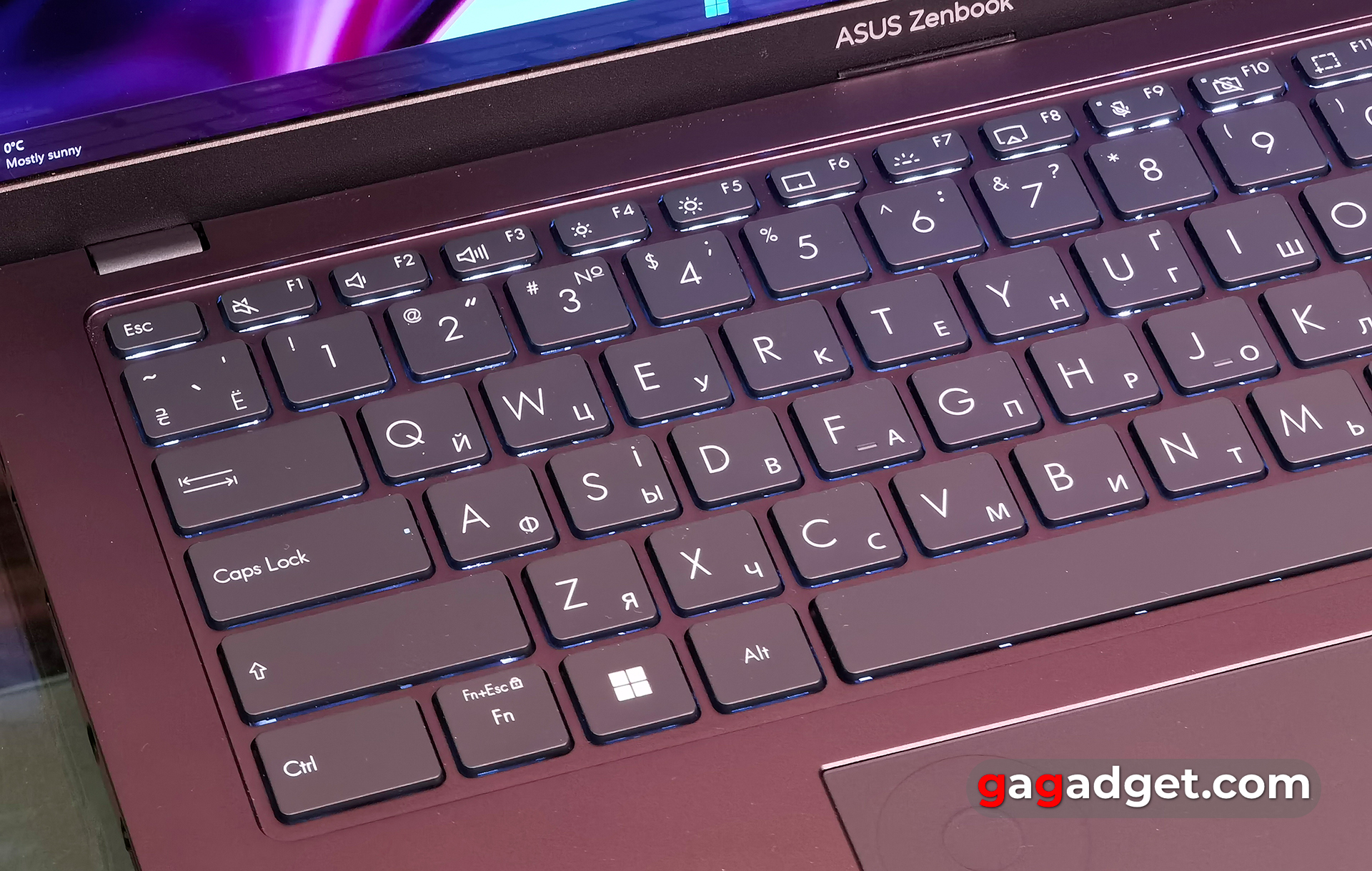 ASUS Zenbook Pro 14 OLED keyboard