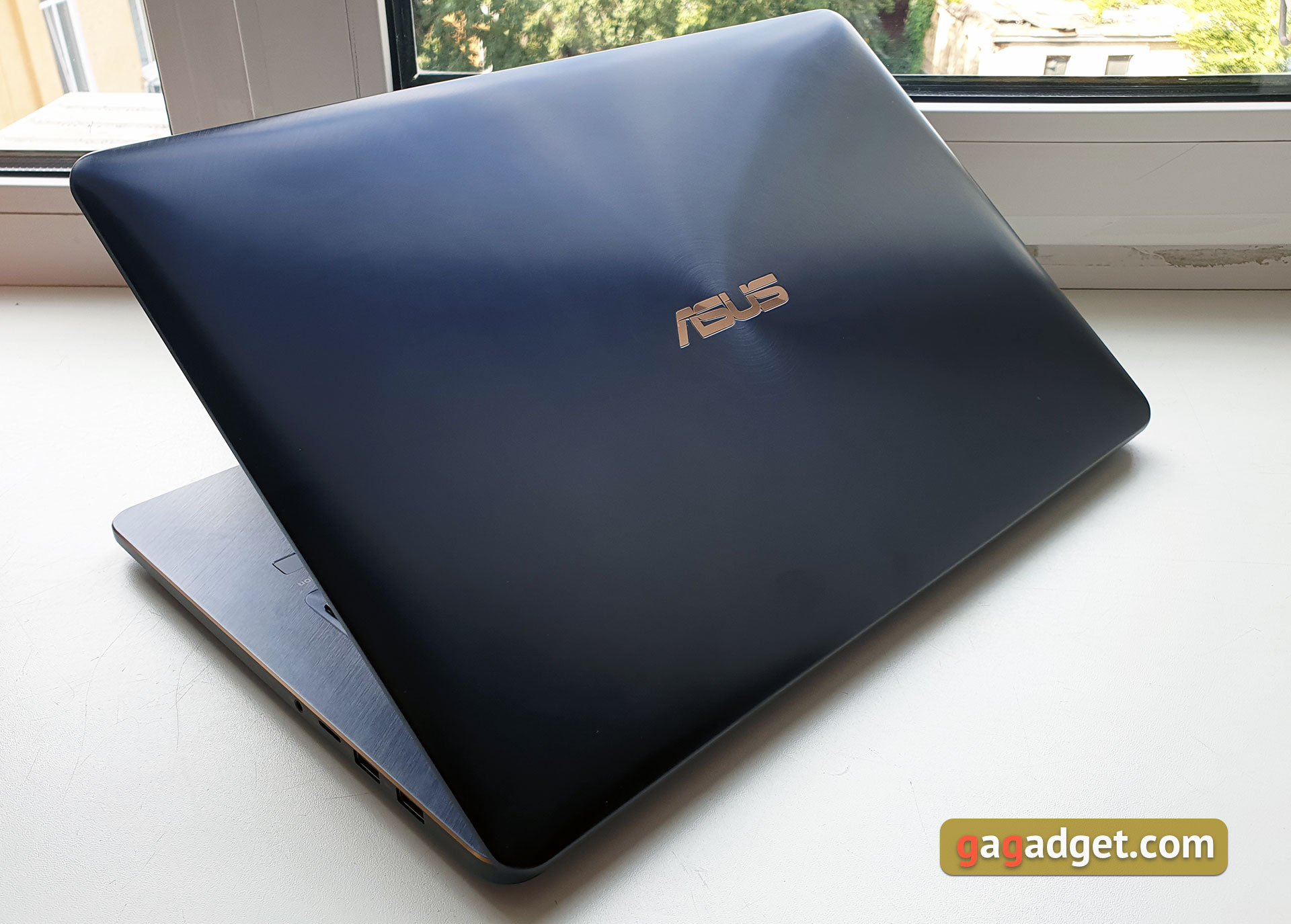 Обзор ASUS ZenBook Pro 15 UX580: новый Intel Core i9 и сенсорный экран вместо тачпада-5