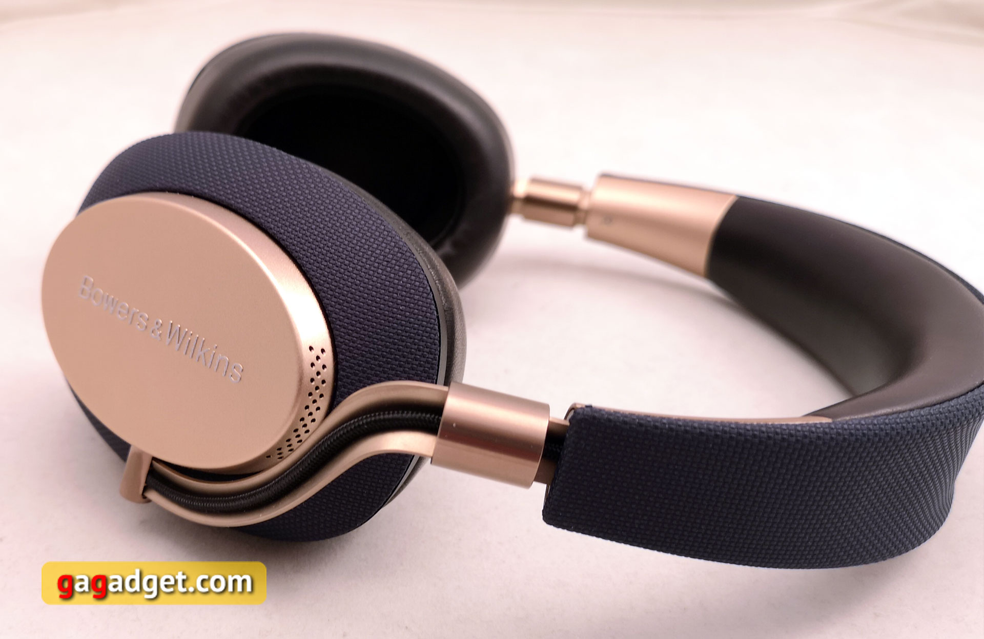 best-big-bluetooth-headphones-with-anc-29.jpg
