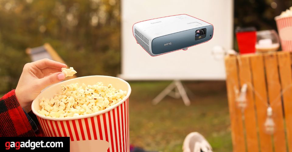 best outdoor projector for daylight