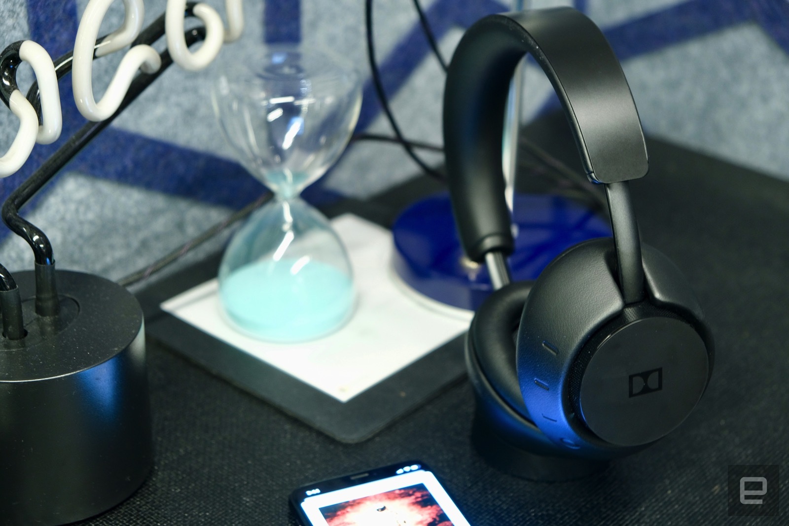 dolby-dimension-headphones-bluetooth-4.jpg