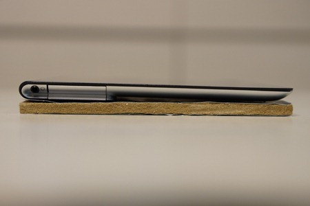 Забавное сравнение планшетов: настоящий Sony Xperia S и деревянный Xperia Z-4