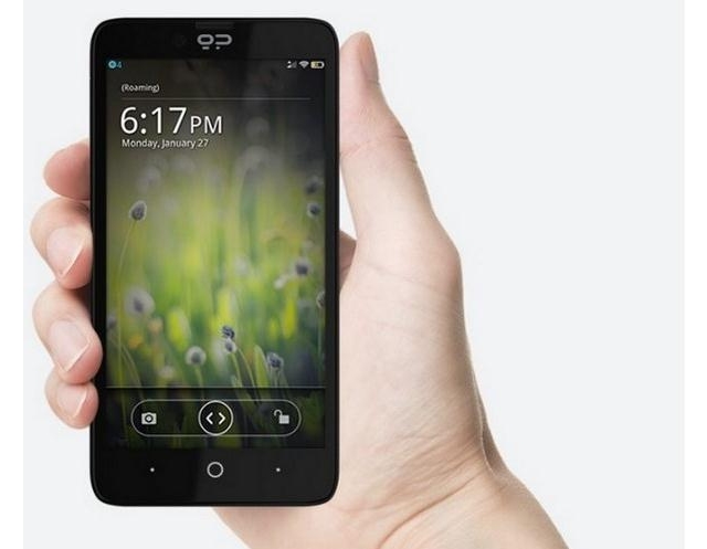Geeksphone опубликовала фото и характеристики смартфона Revolution с двумя ОС