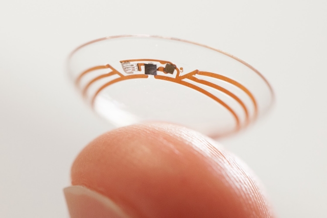 Google разрабатывает "умные" контактные линзы для диабетиков
