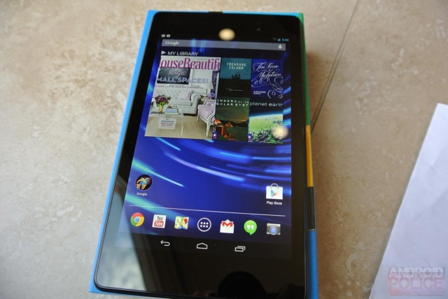 Планшет Google Nexus 7 второго поколения запечатлен на фото и видео