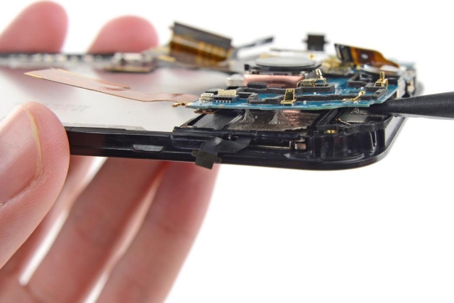 Ремонтопригодность и устойчивость к повреждениям смартфона HTC One (M8)-5
