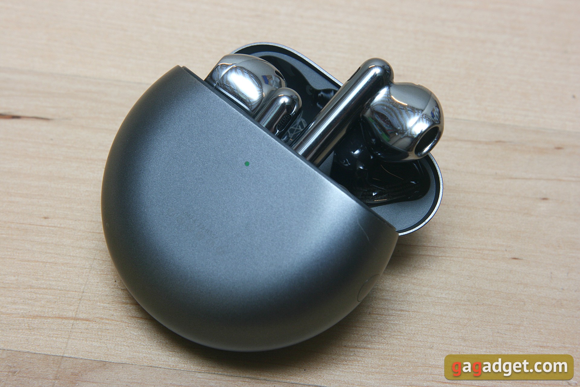 Active Noise Canceling TWS Semi-Open Earbuds: Huawei Freebuds 4 Review-12