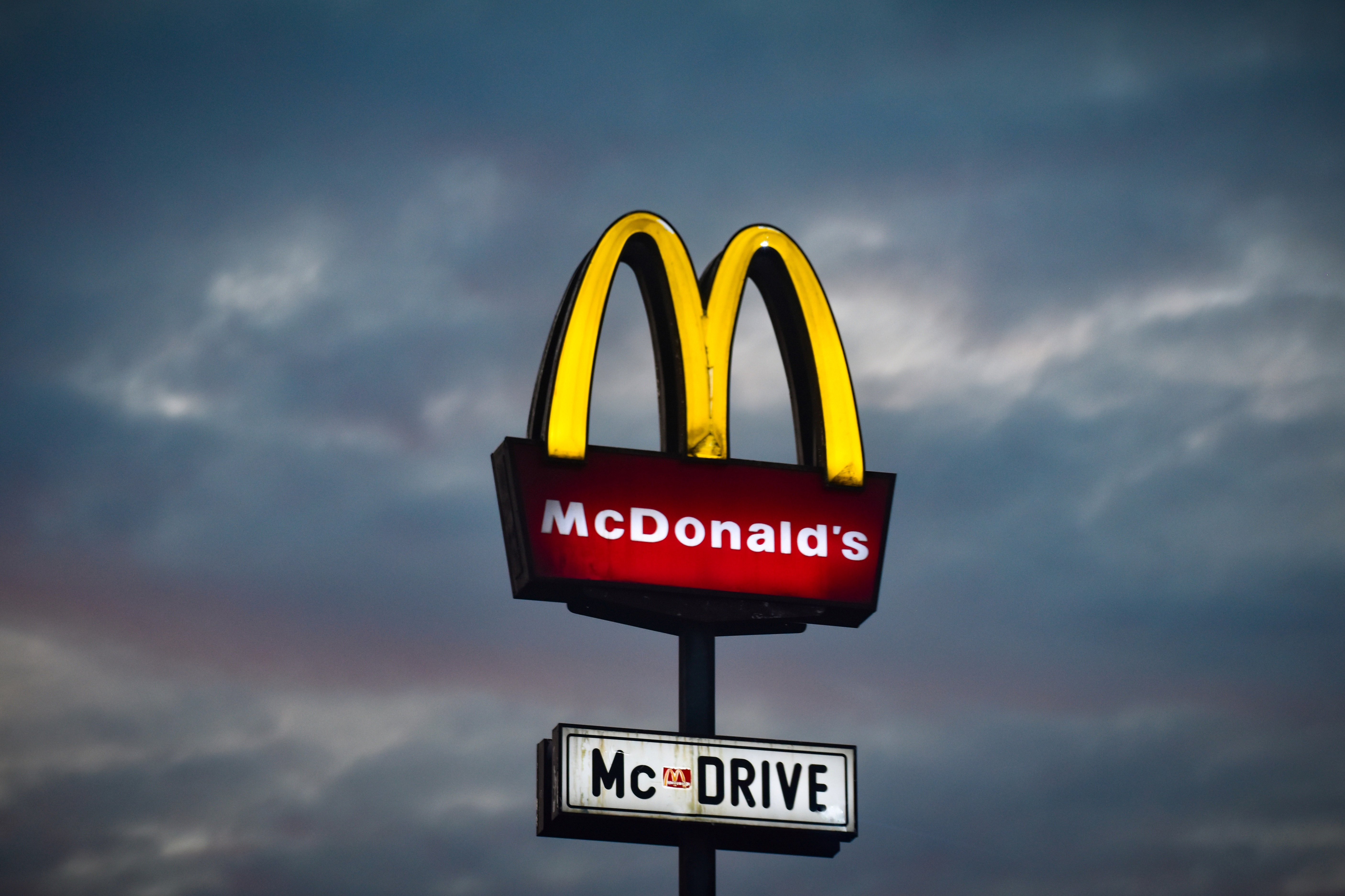 McDonald's будет использовать ИИ Google для повышения качества обслуживания