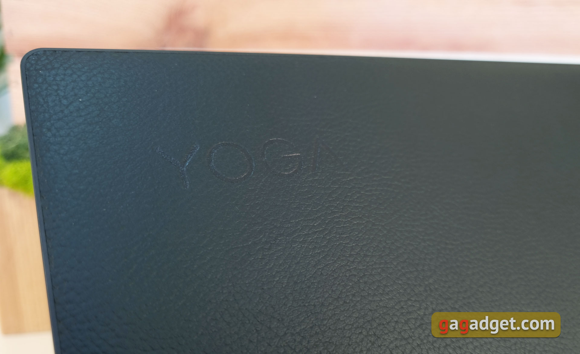 Lenovo Yoga Slim 9i Laptop Review-8