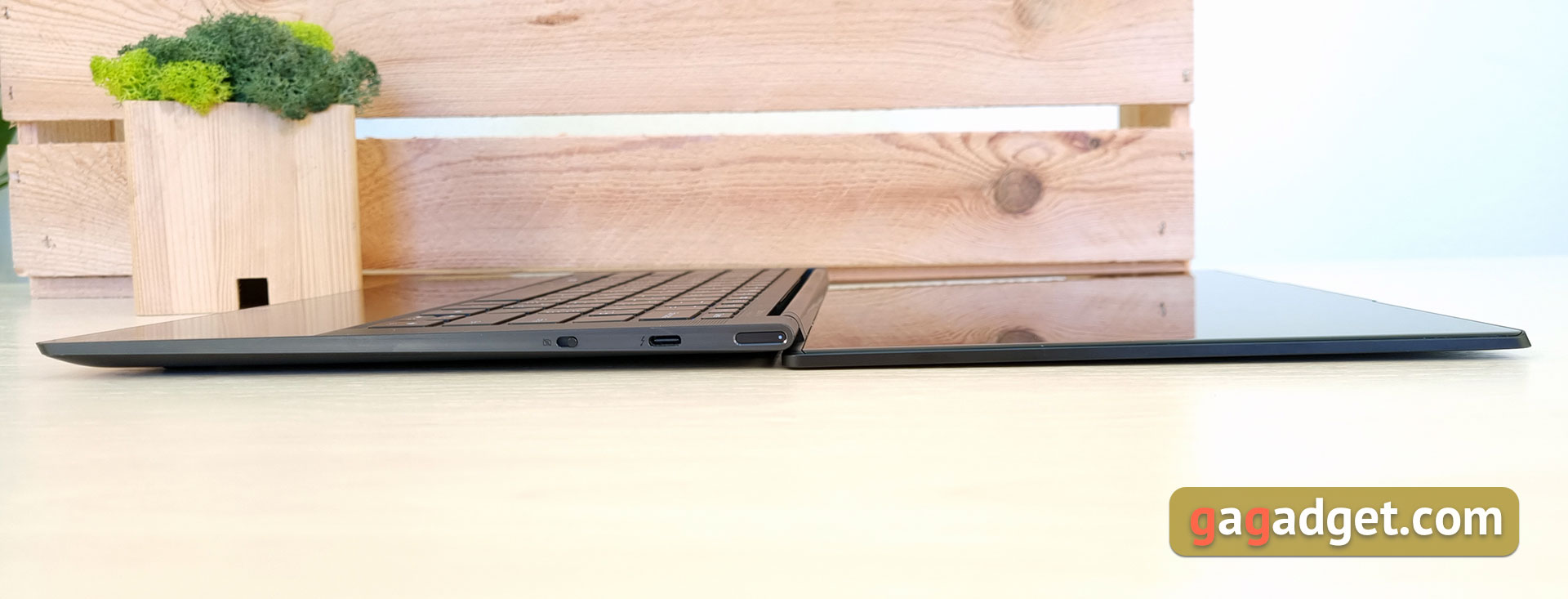 Lenovo Yoga Slim 9i Laptop Review-24