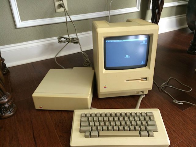 Компьютер Mac 512K запущен спустя 30 лет хранения в подвале