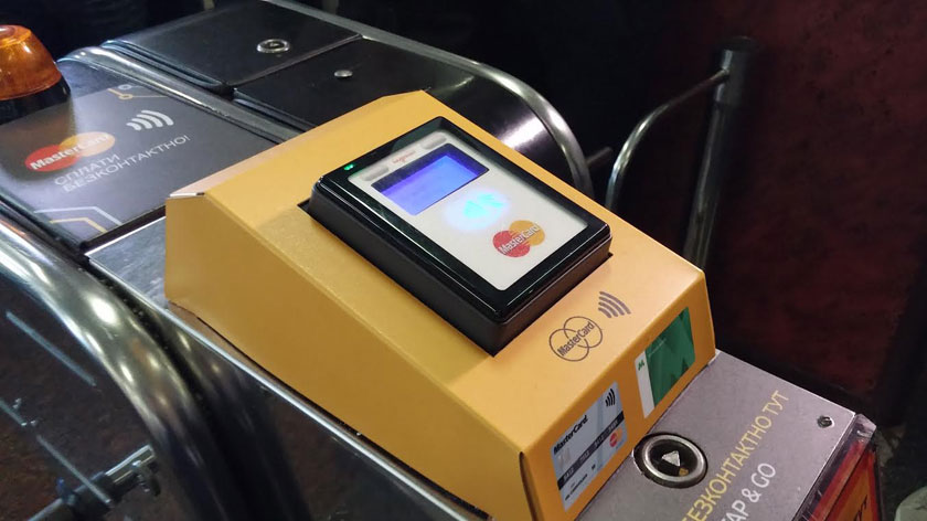 В киевском метро теперь можно расплатиться бесконтактной карточкой MasterCard-2