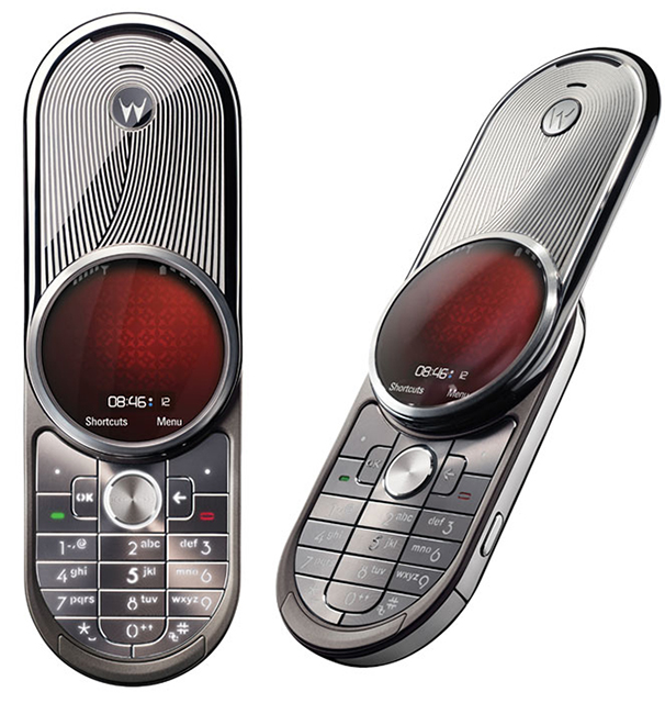 10 легендарных мобильных телефонов Motorola-7
