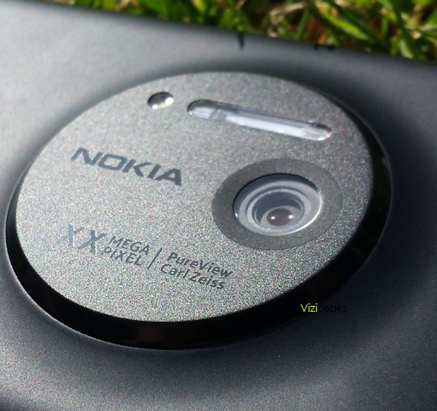 Живые фотографии Windows-смартфона Nokia EOS с 41-мегапиксельной камерой PureView