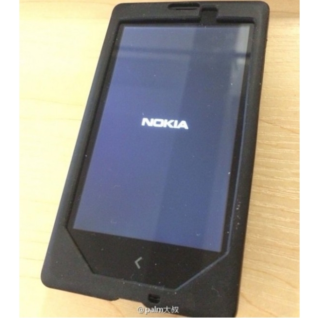 Живое фото инженерного образца смартфона Nokia Normandy на Android