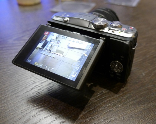 Первые фото и спецификации беззеркальной фотокамеры Panasonic Lumix DMC-GF6-3