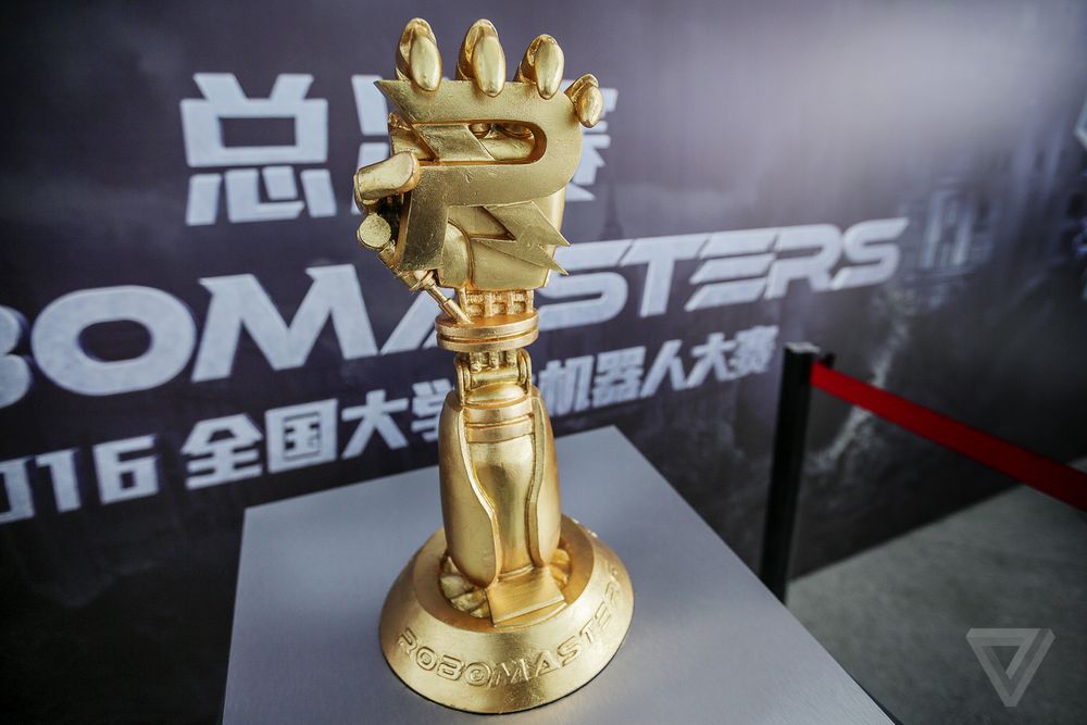 Зачем производитель дронов DJI поддерживает крупнейший в мире турнир боевых роботов RoboMasters-10