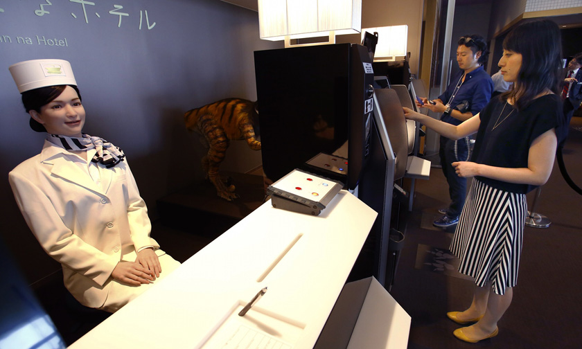 В Японии открылся отель Henn-na с роботами в качестве персонала (видео)-2