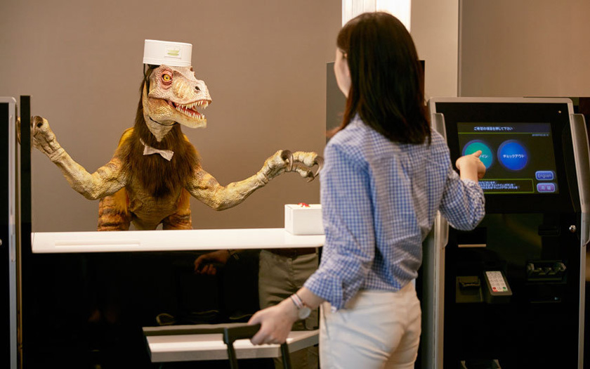 В Японии открылся отель Henn-na с роботами в качестве персонала (видео)