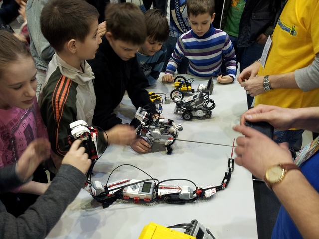Попадание в робо-сказку: фоторепортаж с фестиваля робототехники «Robotica 2013»-21