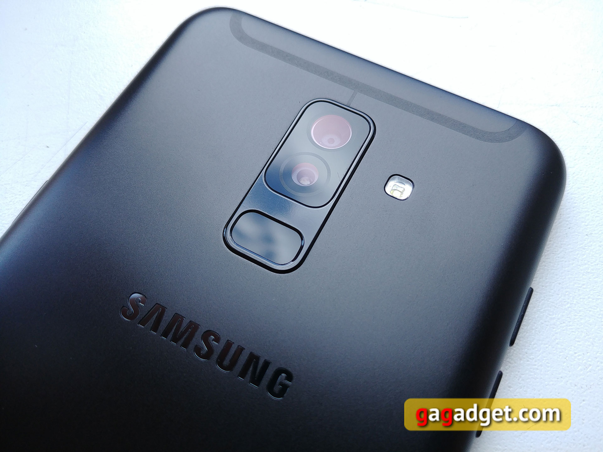 Обзор Samsung Galaxy A6+: стильно, модно, молодёжно-15