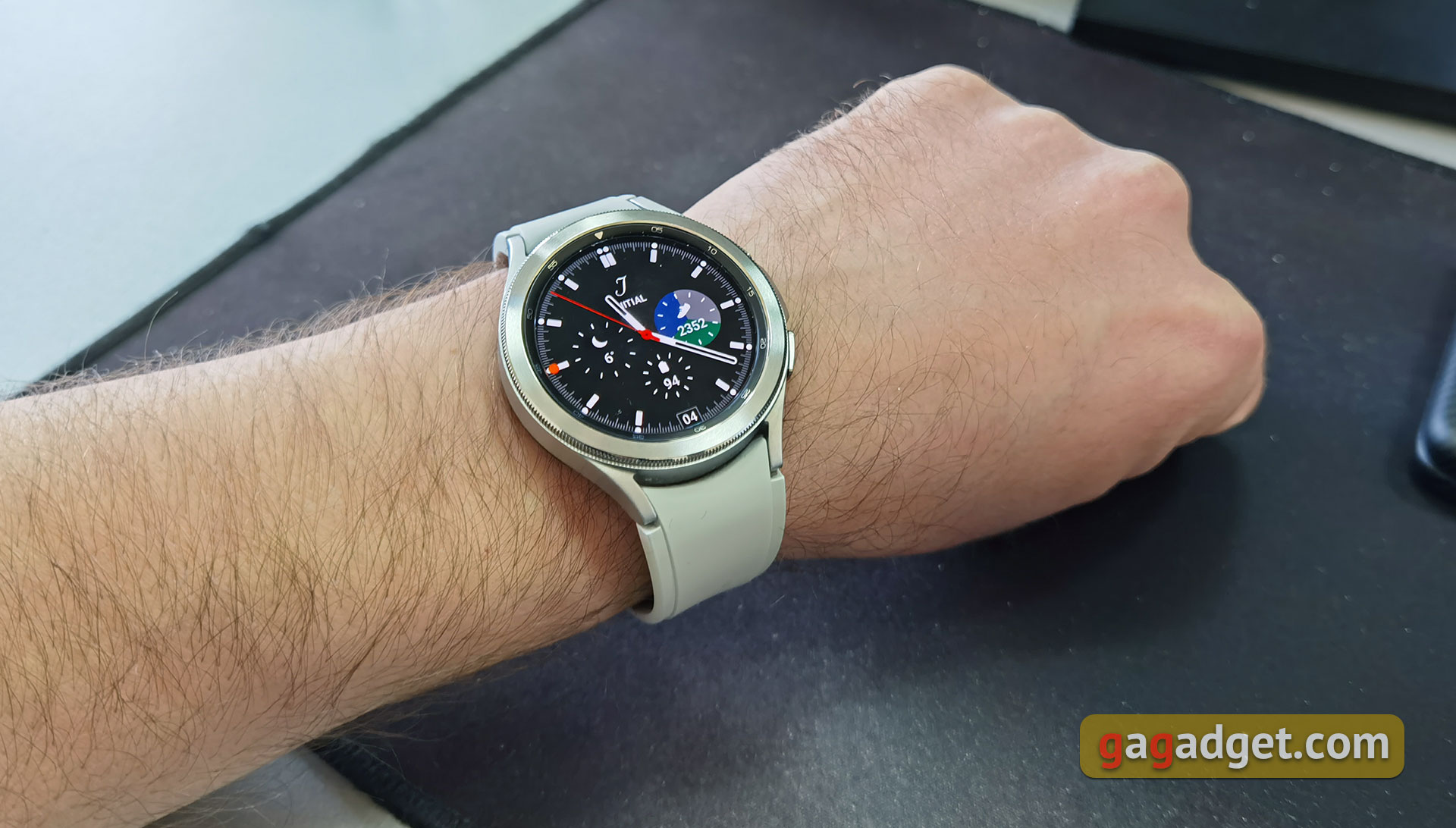 Обзор Samsung Galaxy Watch4 Classic: наконец-то с Google Pay!-5