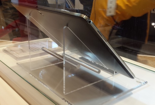 Первые живые фото и характеристики 12.2-дюймового планшета Samsung Galaxy Note Pro-2