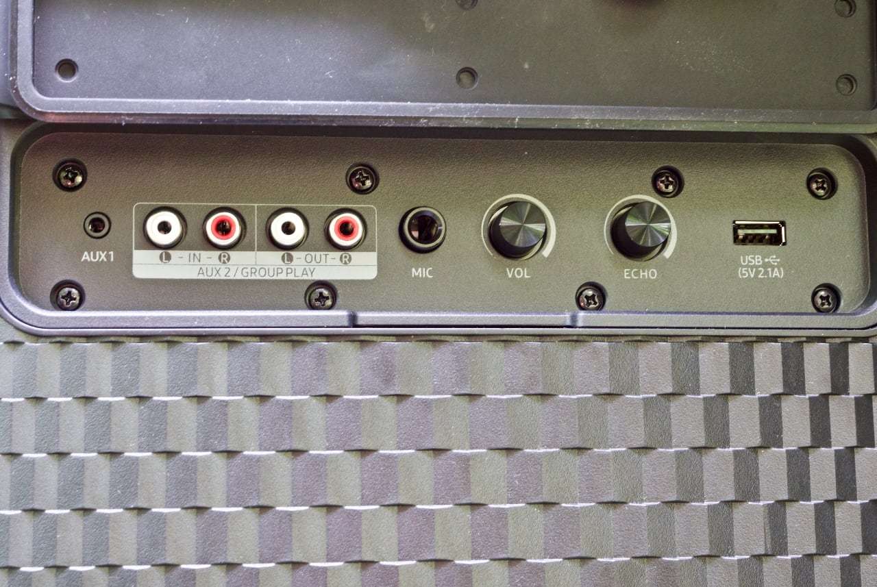 Король вайба: обзор сверхмощной акустической колонки Samsung Sound Tower MX-ST50B со встроенным аккумулятором и светодиодной подсветкой-42