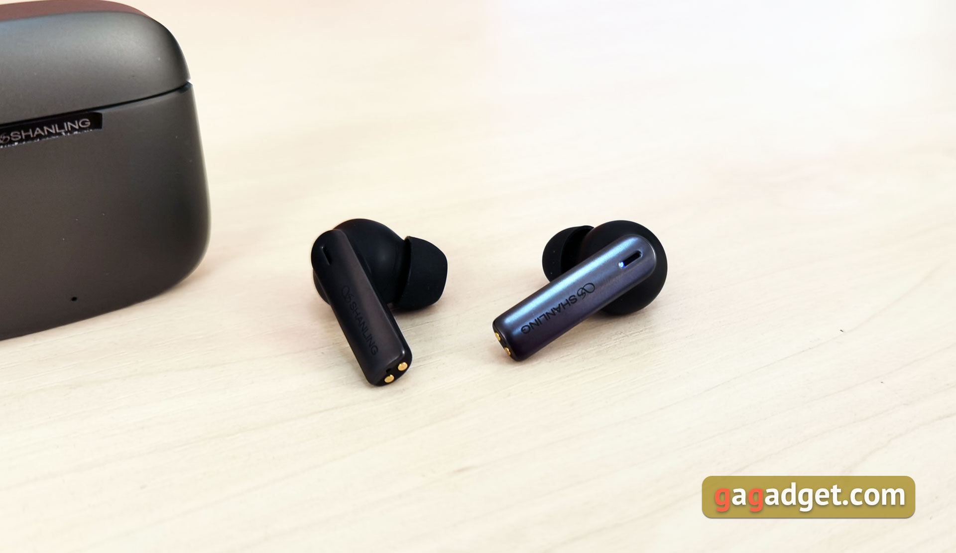 Shanling MTW200 Review: Long-Lasting TWS Earbuds for Bass Fans-9