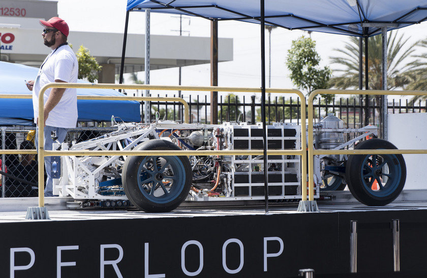 Капсула Hyperloop разогналась до рекордной скорости
