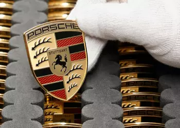 Откат к ДВС: Porsche тормозит стратегию электрификации