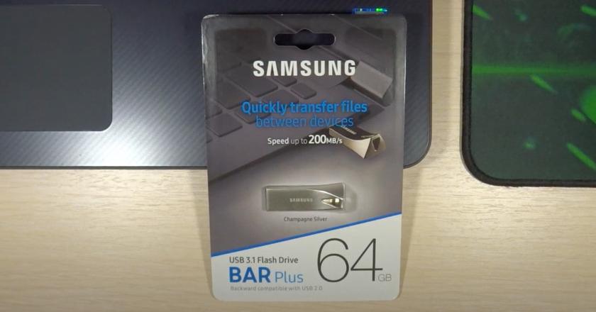 Samsung BAR Plus 64 GB USB für DJing
